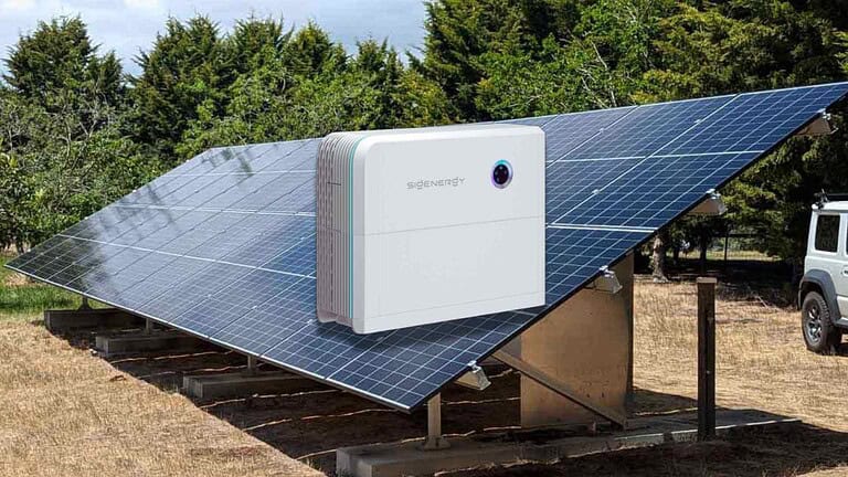 3kW / 5kWh off-grid solar kit with ground-mount frame. Sigenergy pre-wired inverter-battery unit, 6 × Jinko 510W panels,